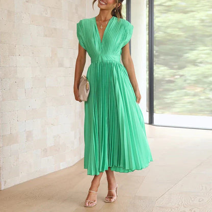 Kenleigh - Maxi dress with V-neck and pleats