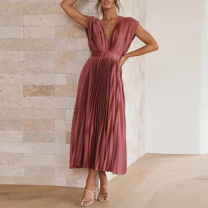 Kenleigh - Maxi dress with V-neck and pleats