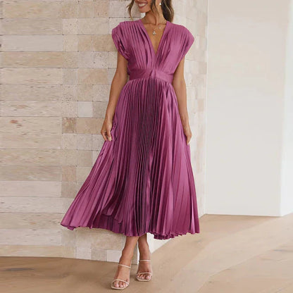 Kenleigh - Maxi dress with V-neck and pleats