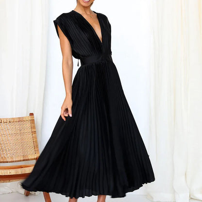 Kenleigh - Maxi dress with V-neck and pleats