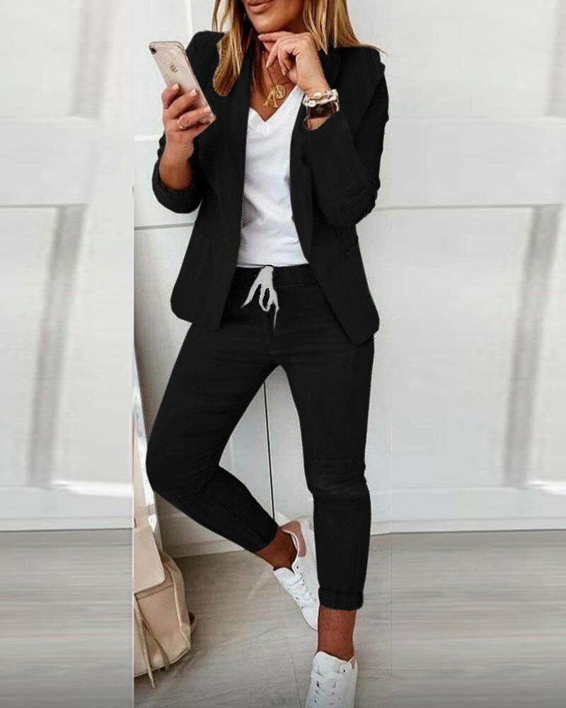 Willow - Fitted blazer and comfortable drawstring trousers