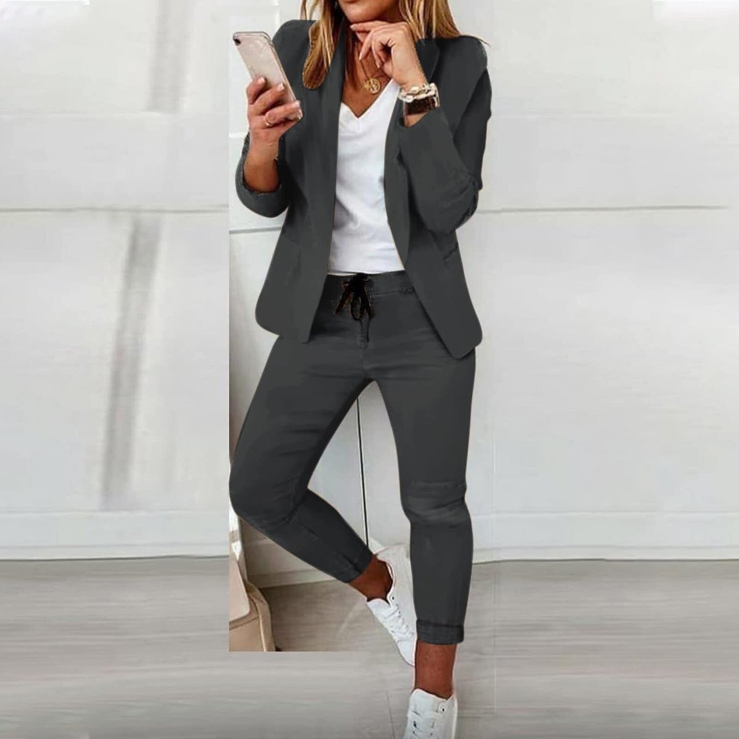 Willow - Fitted blazer and comfortable drawstring trousers